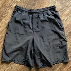 Men’s Black 9” Seam Lululemon Shorts Lined